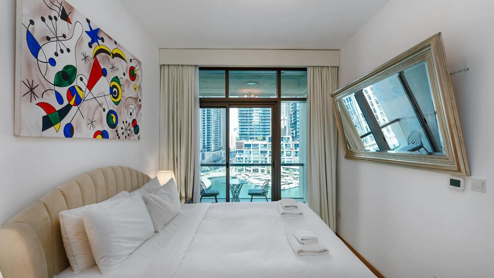 Iris Blue, Dubai Marina - Mint Stay United Arab Emirates
