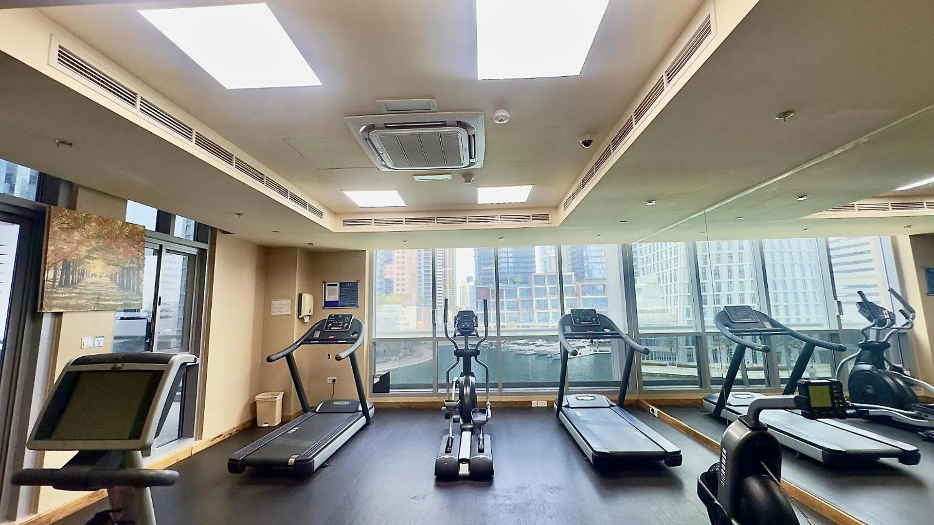 Iris Blue, Dubai Marina - Mint Stay United Arab Emirates